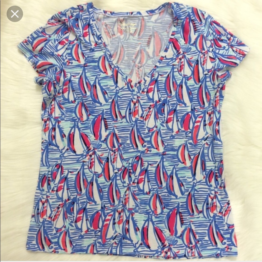 EUC lilly Pulitzer red right return v neck- M